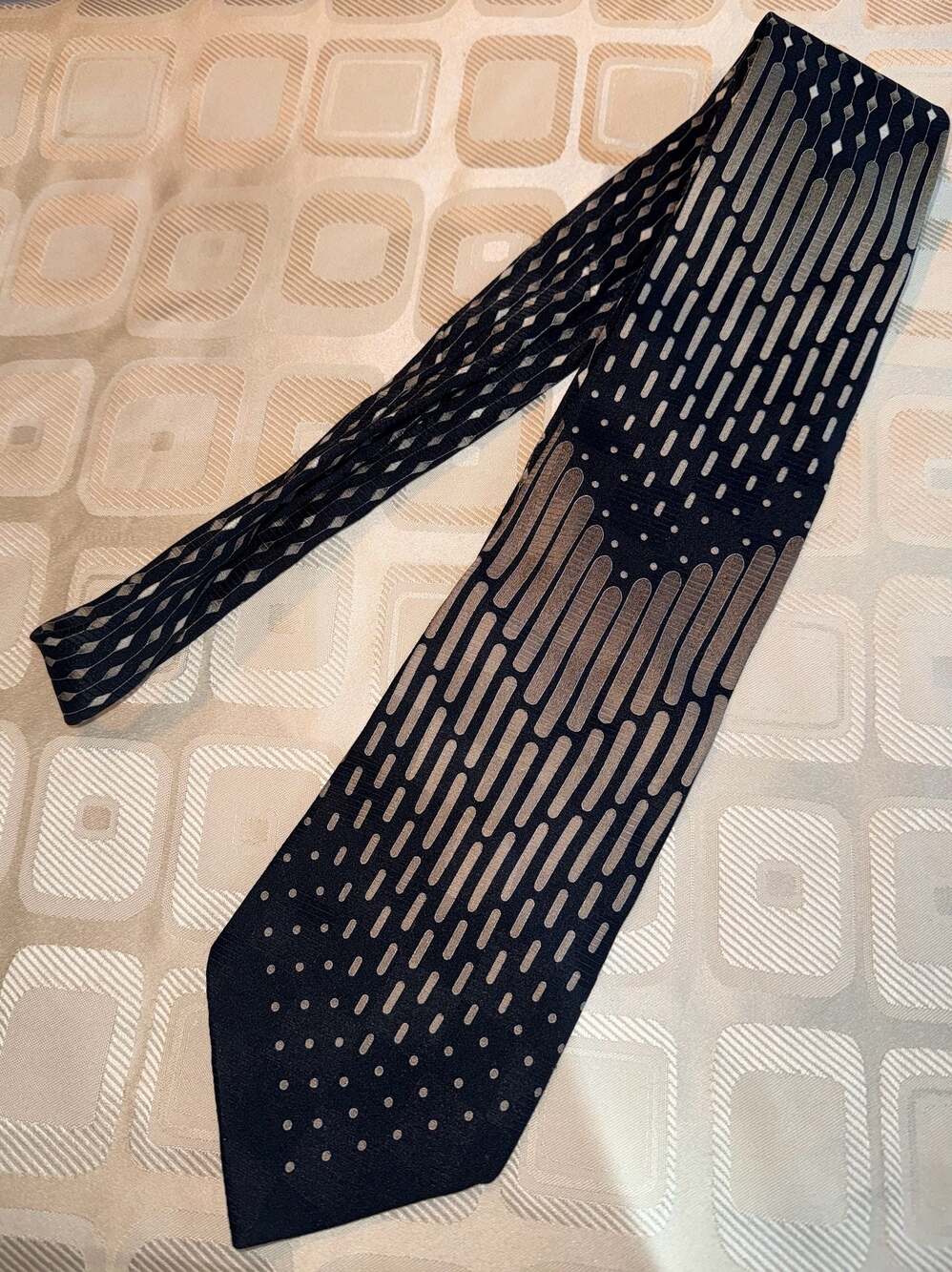 Enrico Guccini 100% Silk Geometric Pattern Necktie